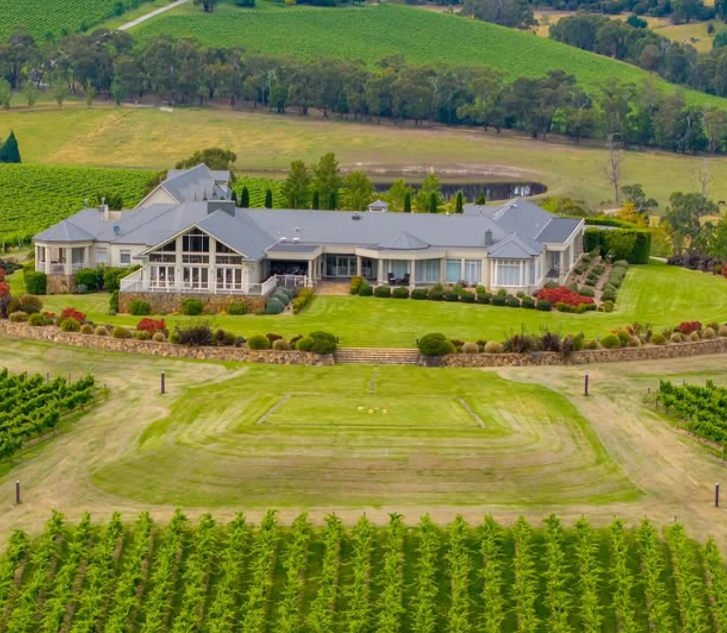 Yarra Valley weekend crowds